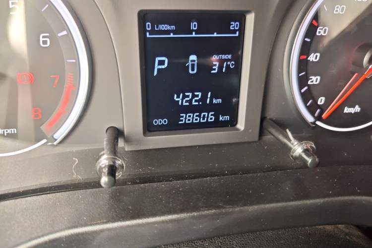 Used Land X2 2017 1.6L Automatic Sharp Edition Odometer Close Up