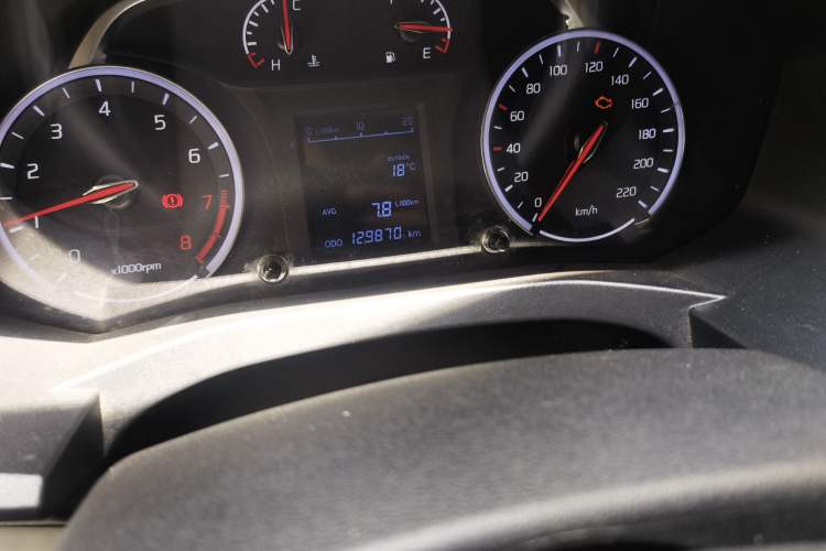 Used Land X2 2017 1.6L Manual Jingrui Edition Odometer Close Up