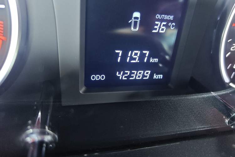 Used Land X2 2017 1.6L Manual Platinum Edition Odometer Close Up