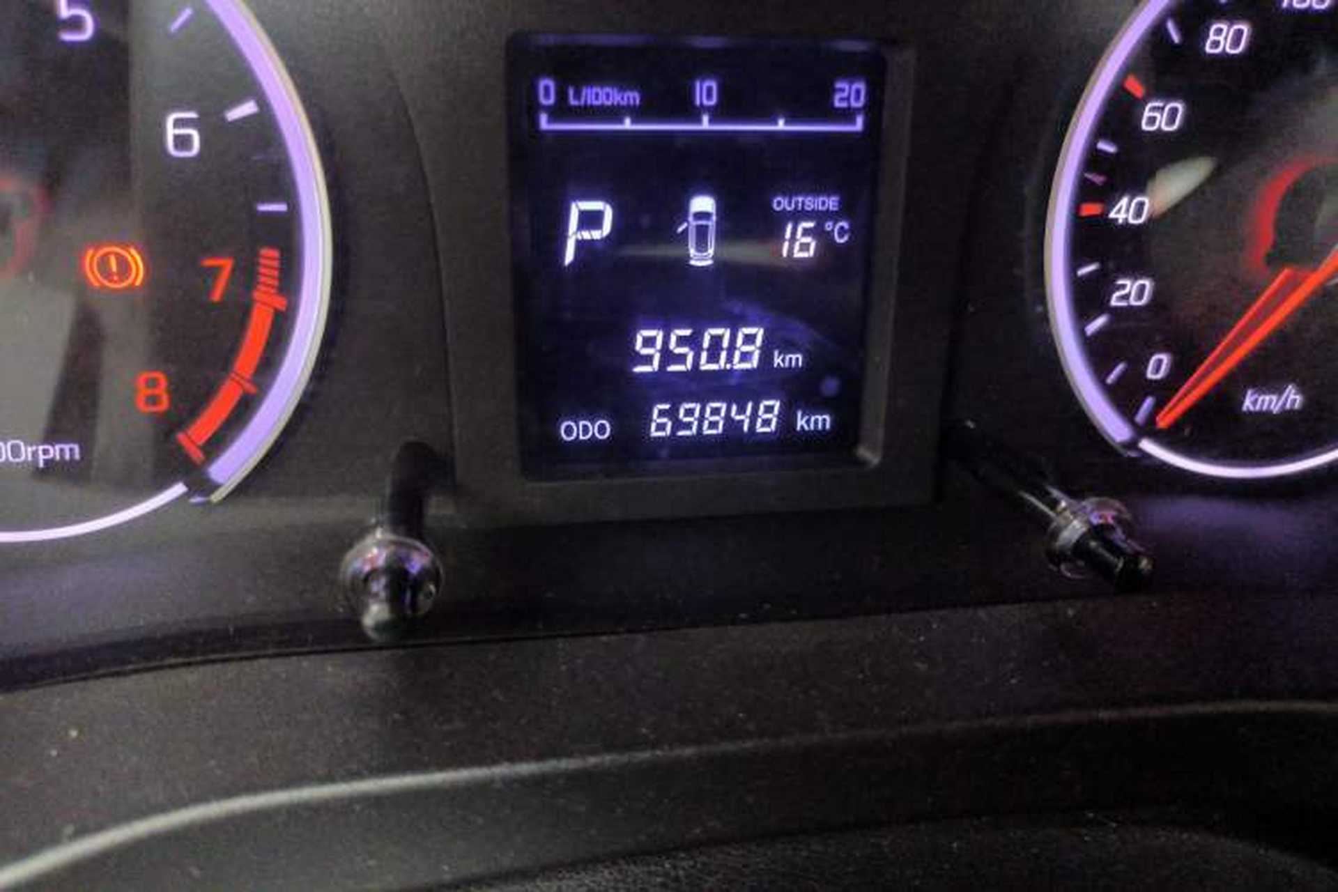 Used Land X2 2017 1.6L Automatic Platinum Edition Odometer Close Up