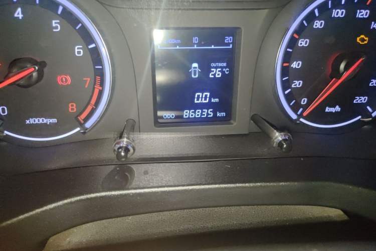 Used Land X2 2017 1.6L Manual Elite Edition Odometer Close Up