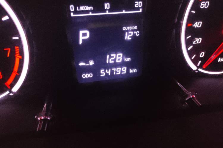 Used Land X2 2017 1.6L Automatic Jingrui Edition Odometer Close Up