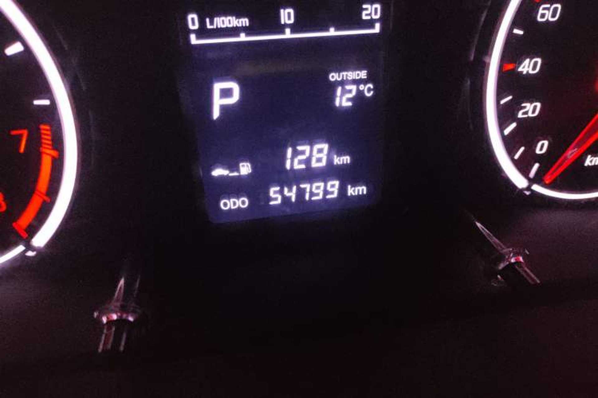 Used Land X2 2017 1.6L Automatic Jingrui Edition Odometer Close Up