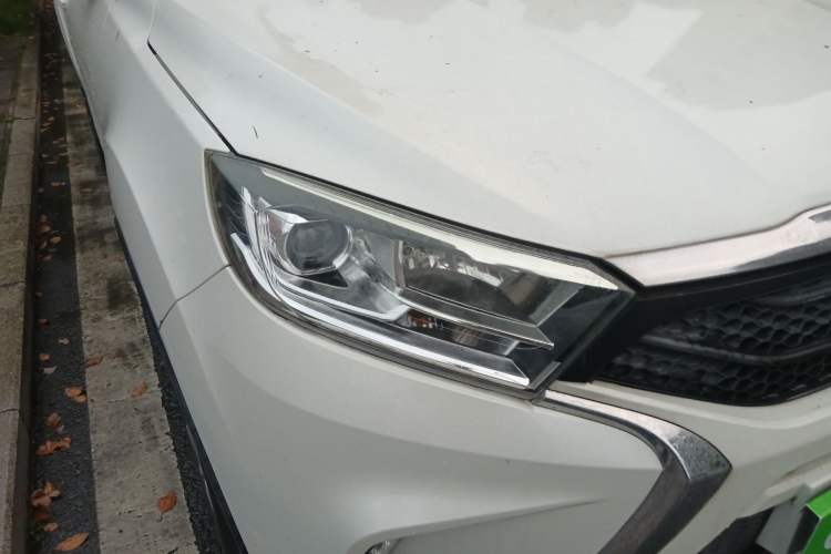 Used Land X2 2017 1.6L Automatic Platinum Edition Right Front Headlight