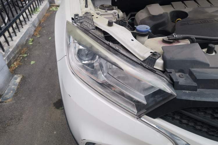 Used Land X2 2017 1.6L Manual Jingrui Edition Right Front Headlight