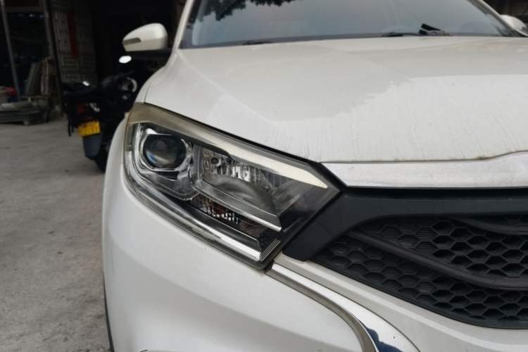 Used Land X2 2017 1.6L Automatic Sharp Edition Right Front Headlight
