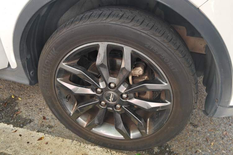 Used Land X2 2017 1.6L Automatic Platinum Edition Right Front Wheel Hub