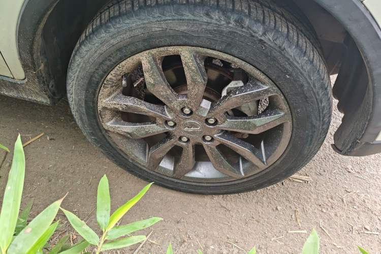 Used Land X2 2017 1.6L Automatic Sharp Edition Right Front Wheel Hub