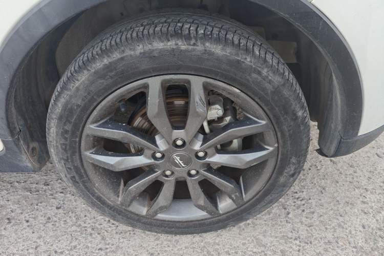 Used Land X2 2017 1.6L Manual Platinum Edition Right Front Wheel Hub