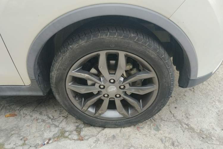 Used Land X2 2017 1.6L Automatic Sharp Edition Right Front Wheel Hub