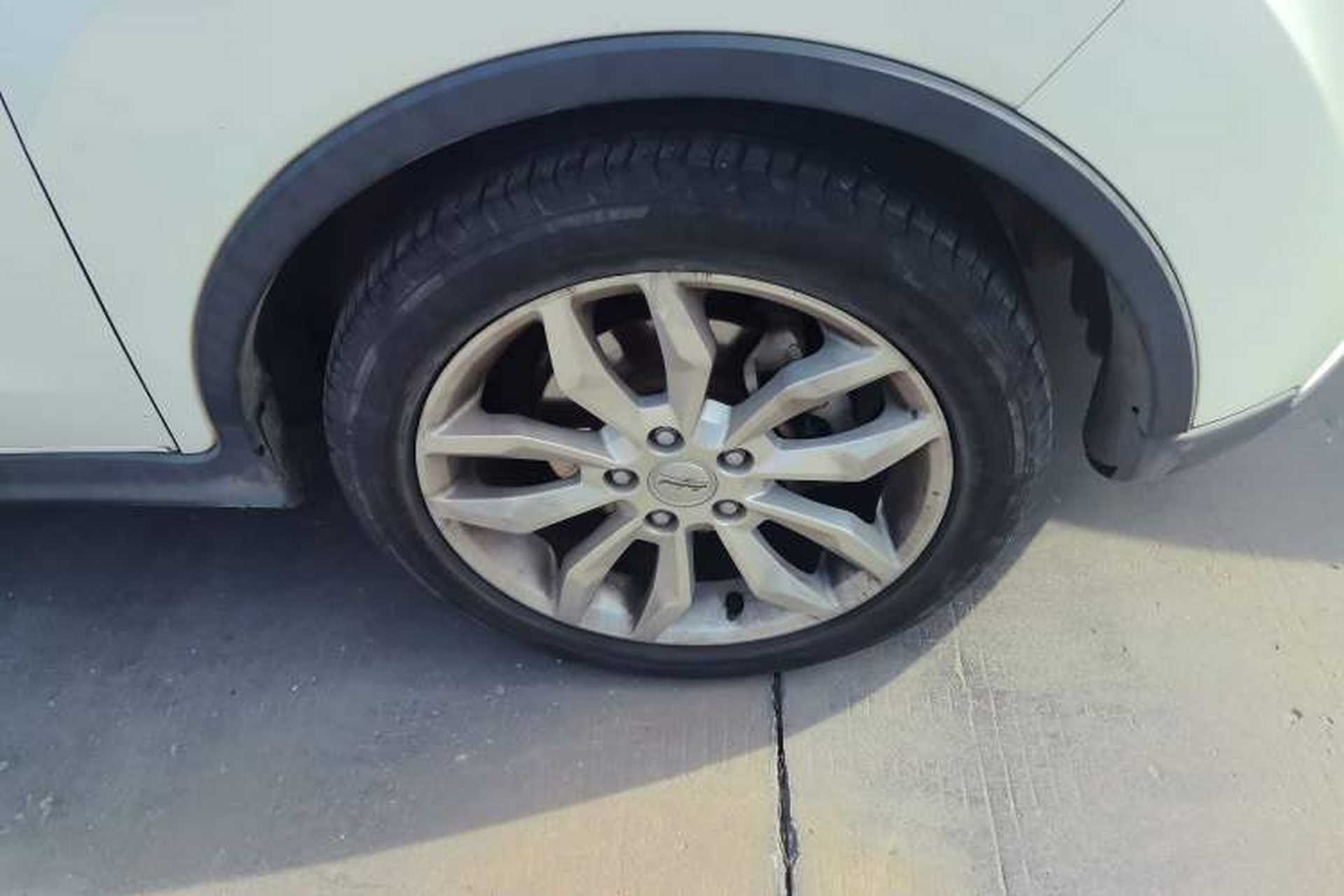 Used Land X2 2017 1.6L Automatic Platinum Edition Right Front Wheel Hub