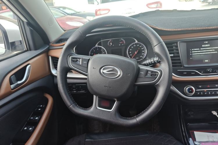 Used Land X2 2017 1.6L Manual Platinum Edition Steering Wheel