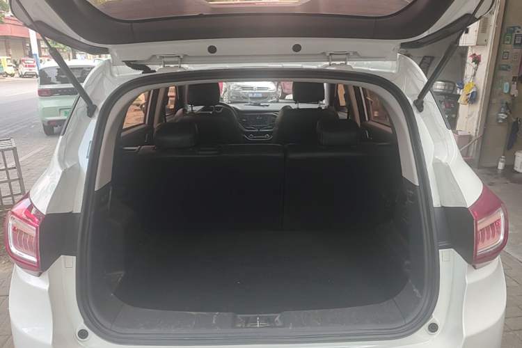Used Land X2 2017 1.6L Automatic Elite Edition Trunk