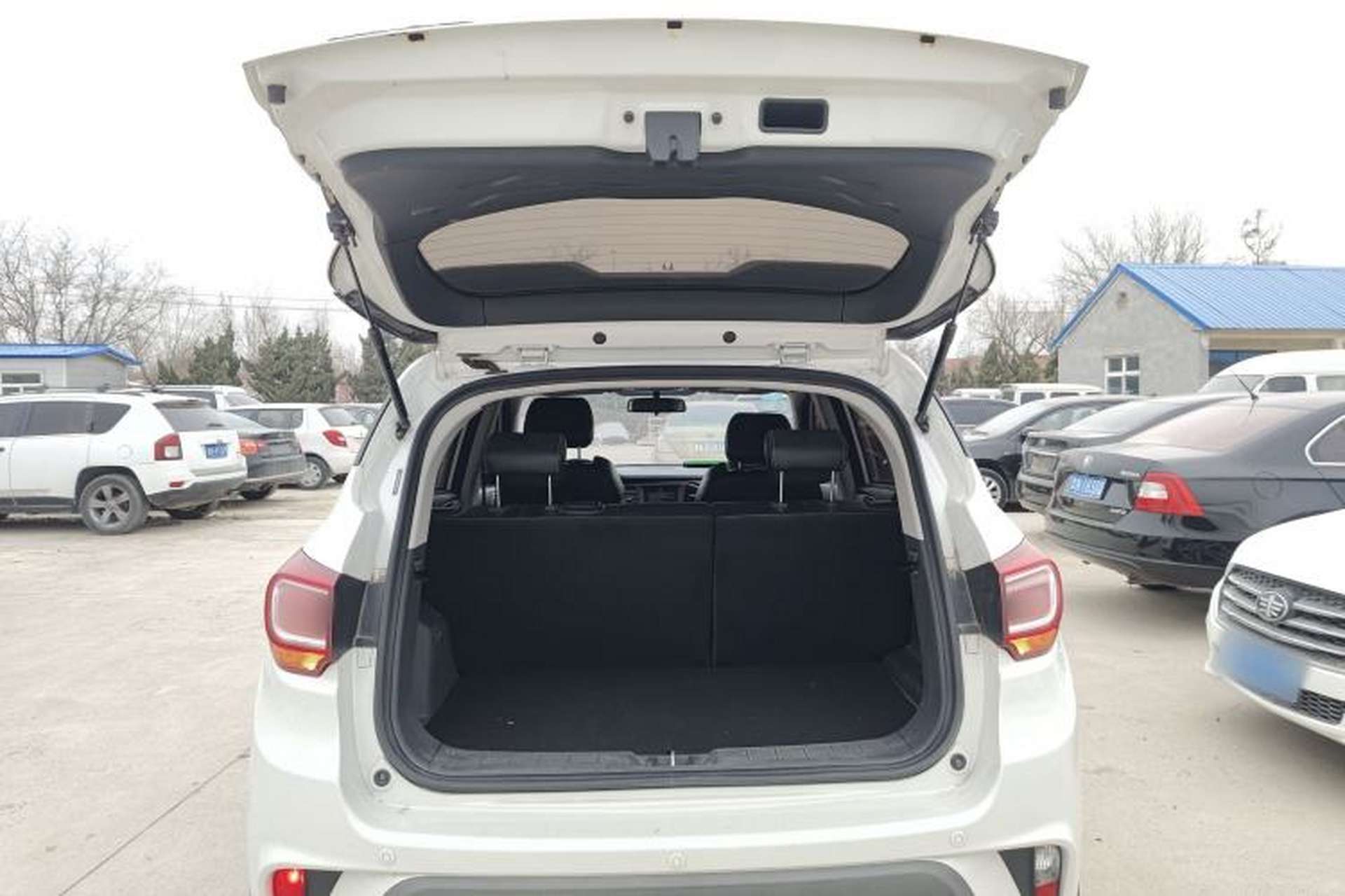 Used Land X2 2017 1.6L Manual Sharp Edition Trunk