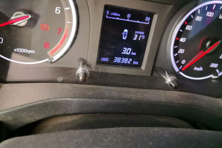 Used Land X2 2017 1.6L Manual Sharp Edition Odometer Close Up