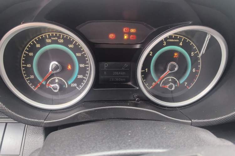 Used Land X5 2014 2.0T Automatic Innovation Edition Odometer Close Up