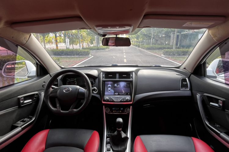 Used Land X5 2016 Plus 1.5T Manual Enjoyment Edition Interior 1