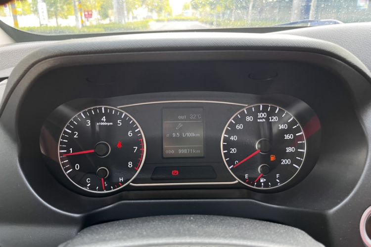 Used Land X5 2016 Plus 1.5T Manual Enjoyment Edition Odometer Close Up