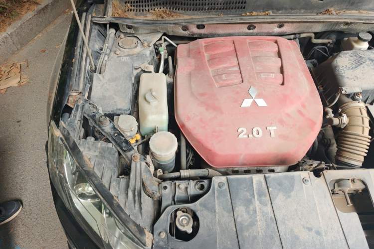 Used Land X5 2013 2.0T Manual Chuanling Edition Engine Bay Right