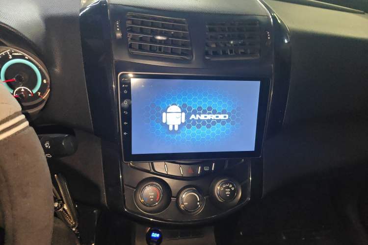 Used Land X5 2013 2.0T Manual Enjoyment Edition Audio And AC Panel