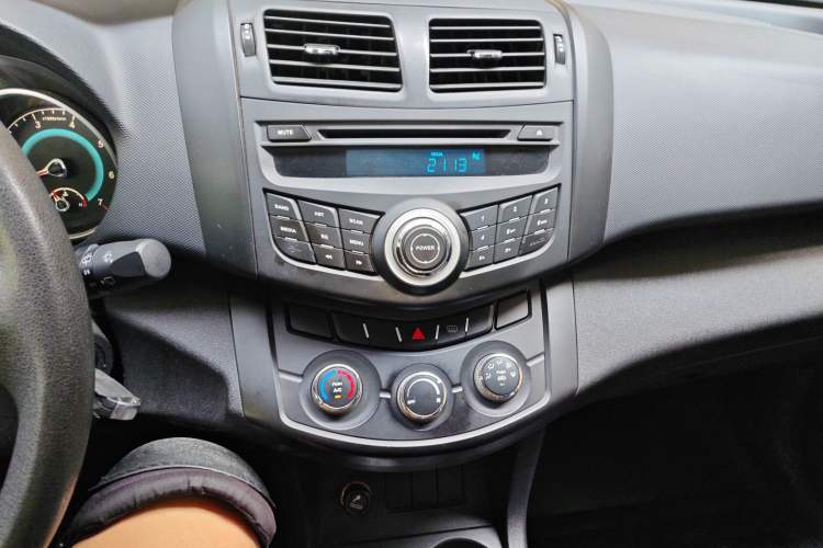 Used Land X5 2013 2.0T Manual Enjoyment Edition Audio And AC Panel