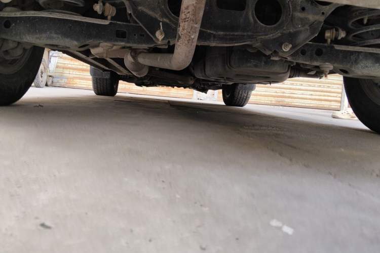 Used Land X5 2013 2.0T Manual Chuanling Edition Chassis Rear