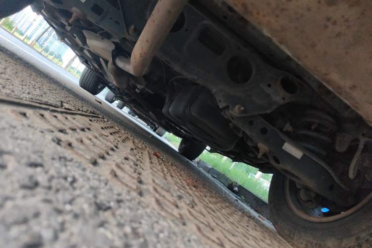 Used Land X5 2013 2.0T Manual Chuanling Edition Chassis Rear