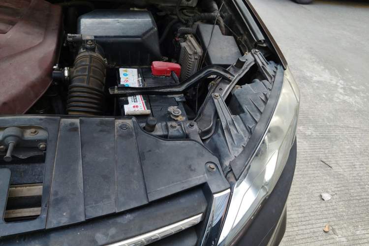 Used Land X5 2013 2.0T Manual Chuanling Edition Engine Bay Left