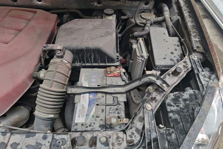 Used Land X5 2013 2.0T Manual Chuanling Edition Engine Bay Left