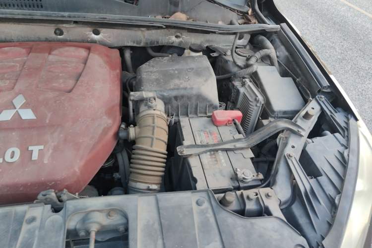 Used Land X5 2013 2.0T Manual Chuanling Edition Engine Bay Left