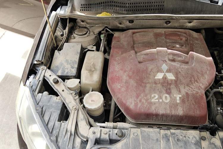 Used Land X5 2013 2.0T Manual Chuanling Edition Engine Bay Right