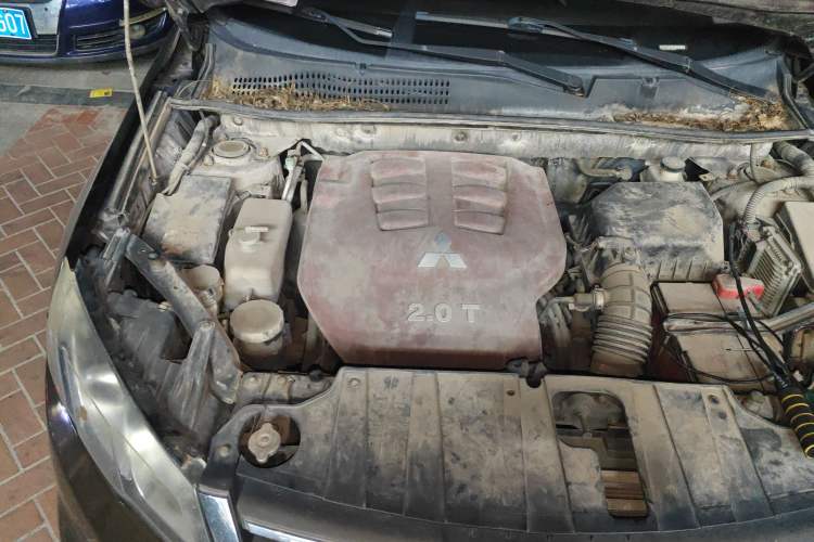 Used Land X5 2013 2.0T Manual Enjoyment Edition Engine Bay Right