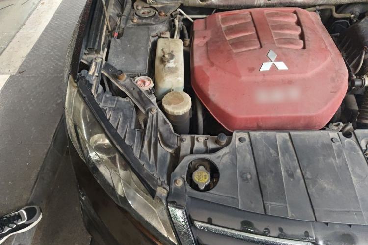 Used Land X5 2013 2.0T Manual Enjoyment Edition Engine Bay Right