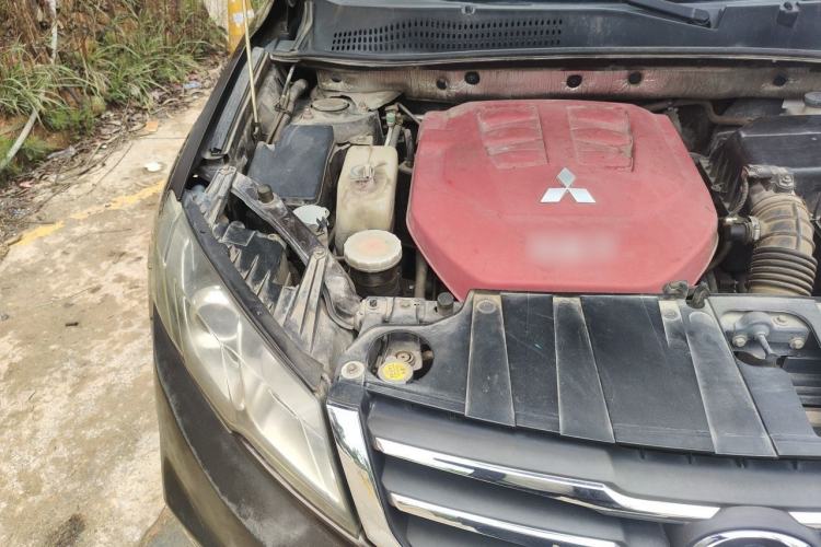 Used Land X5 2013 2.0T Manual Chuanling Edition Engine Bay Right