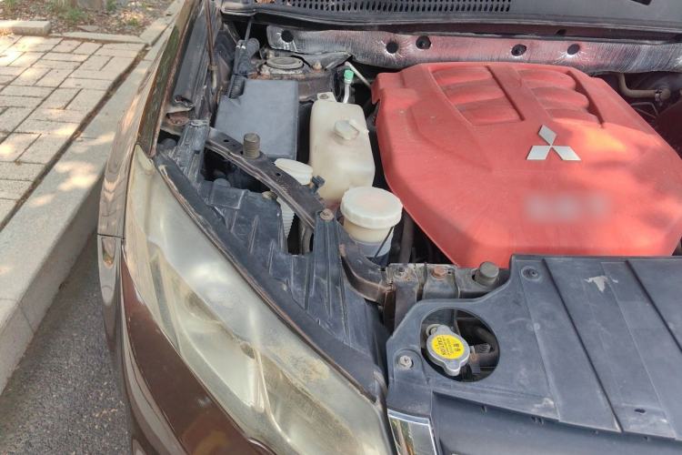 Used Land X5 2013 2.0T Manual Chuanling Edition Engine Bay Right