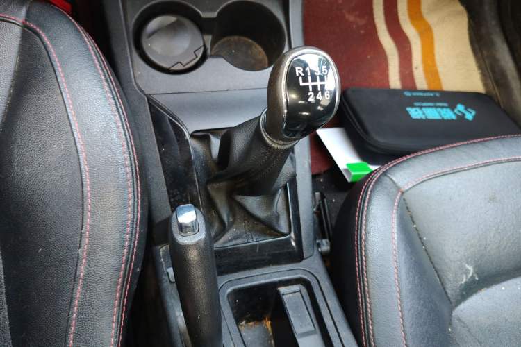 Used Land X5 2013 2.0T Manual Chuanling Edition Gear Lever