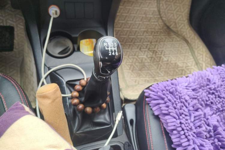 Used Land X5 2013 2.0T Manual Chuanling Edition Gear Lever