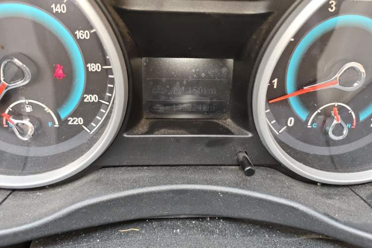 Used Land X5 2013 2.0T Manual Chuanling Edition Odometer Close Up