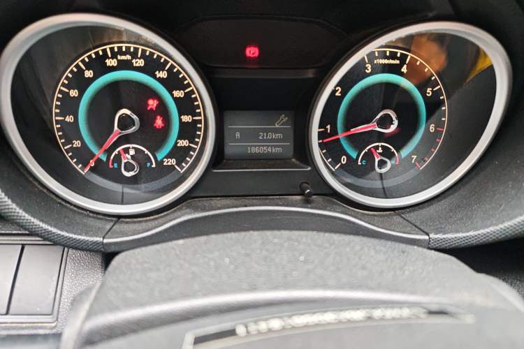Used Land X5 2013 2.0T Manual Enjoyment Edition Odometer Close Up