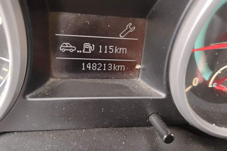 Used Land X5 2013 2.0T Manual Chuanling Edition Odometer Close Up