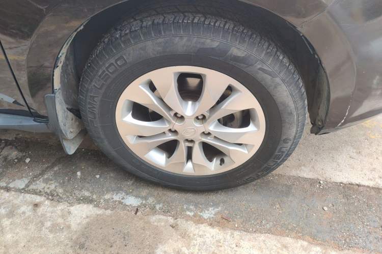 Used Land X5 2013 2.0T Manual Chuanling Edition Right Front Wheel Hub