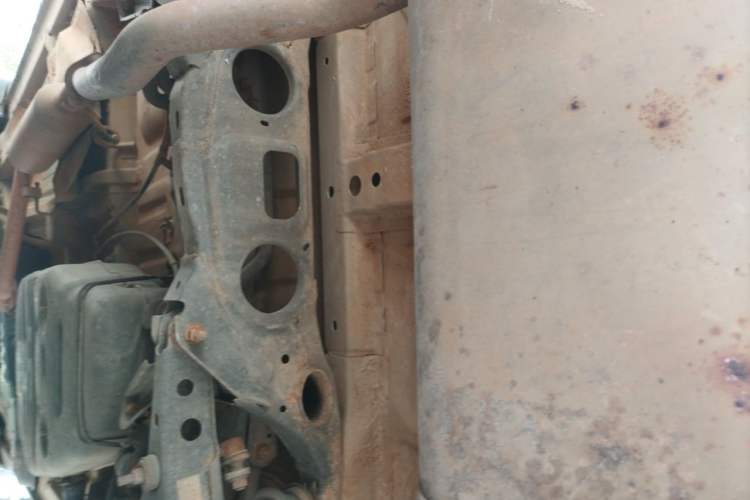 Used Land X5 2013 2.0T Manual Chuanling Edition Chassis Rear