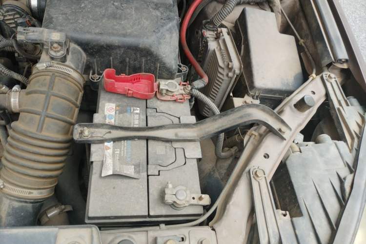 Used Land X5 2013 2.0T Manual Chuanling Edition Engine Bay Left