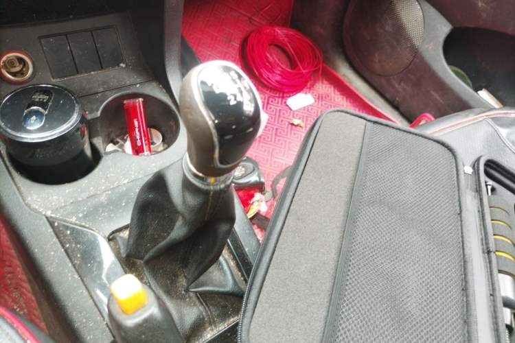 Used Land X5 2013 2.0T Manual Chuanling Edition Gear Lever