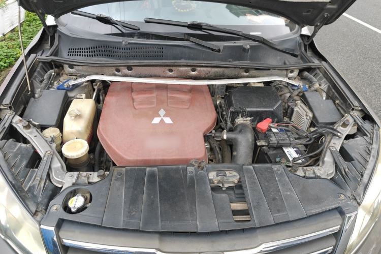 Used Land X5 2013 2.0T Manual Enjoyment Edition Engine Bay