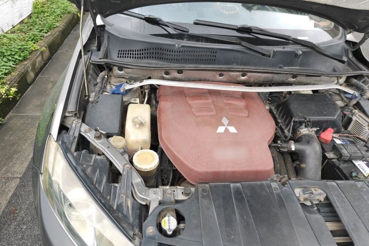 Used Land X5 2013 2.0T Manual Enjoyment Edition Engine Bay Right