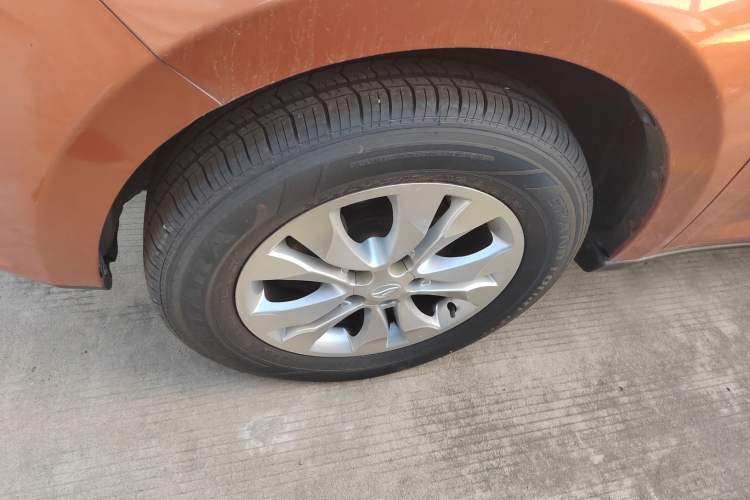 Used Land X5 2013 2.0T Manual Enjoyment Edition Left Front Wheel Hub
