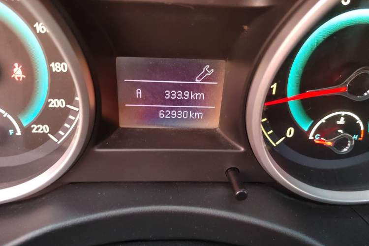 Used Land X5 2013 2.0T Manual Enjoyment Edition Odometer Close Up