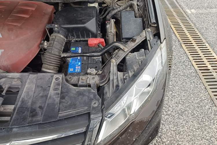 Used Land X5 2013 2.0T Manual Chuanling Edition Engine Bay Left