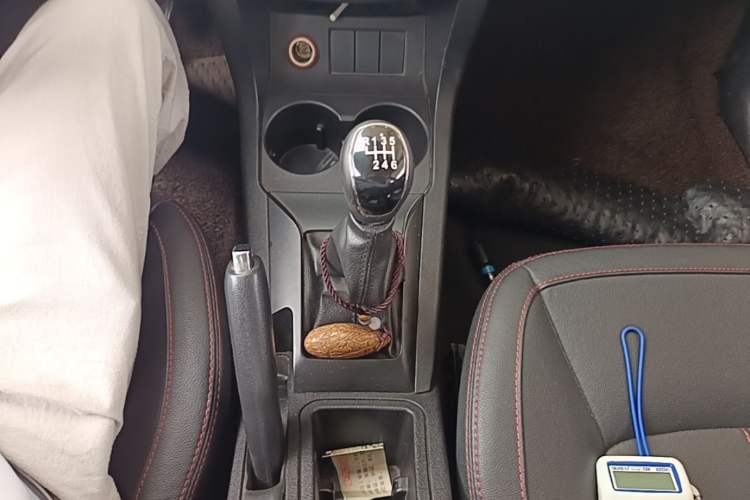 Used Land X5 2013 2.0T Manual Chuanling Edition Gear Lever